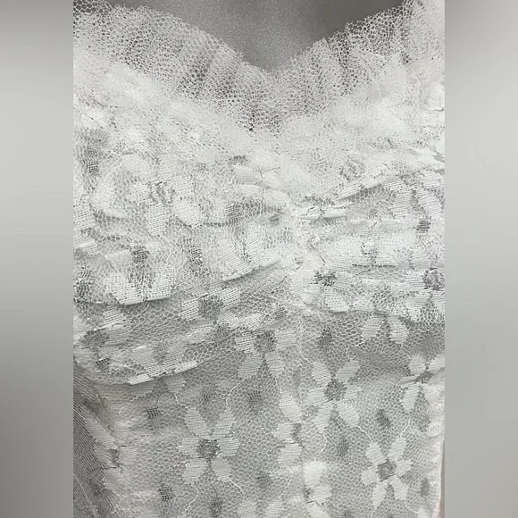 1950s Vintage White & Metallic Silver Tulle Layered Wedding Ballerina - Picture 5 of 8